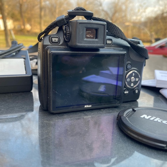Nikon coolpik P90 digital camera with/ battery , charger and manual. - Picture 5 of 17